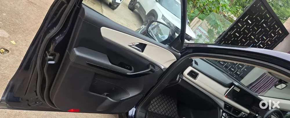Mahindra Xuv700 Ax7l For Sale.
 First Owner
 Well Maintained
 Compa