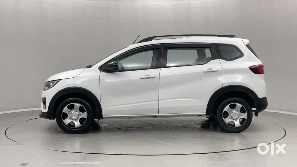 Renault Triber Rxz, 2022, Petrol
