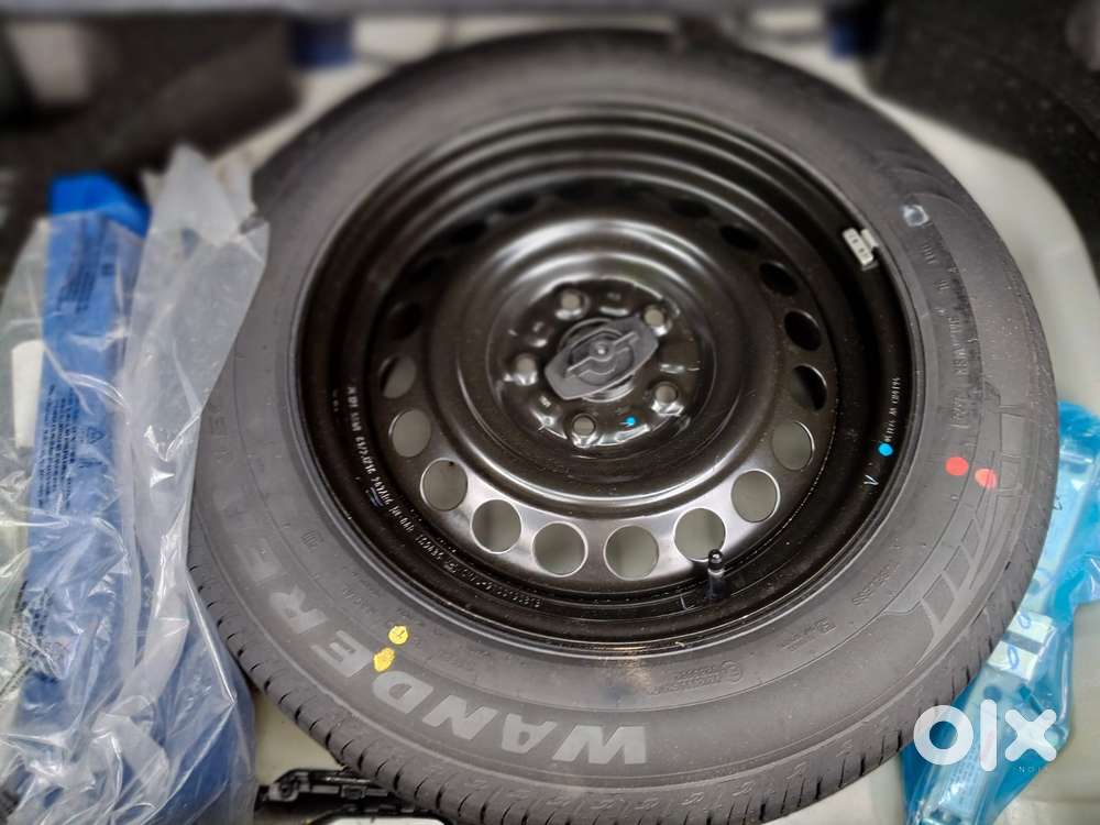 Maruti Suzuki Brezza 1.5 Vxi Smart Hybrid, 2024, Petrol