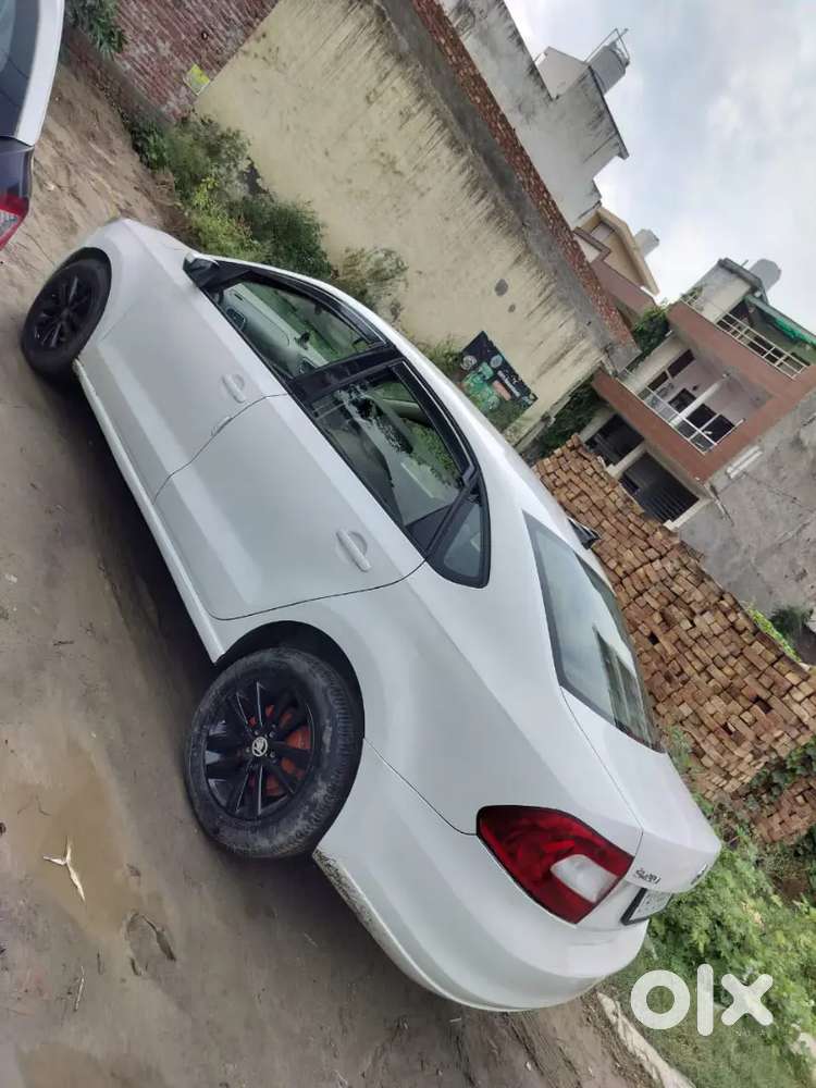 Skoda Rapid 1.5 Ambition 2016