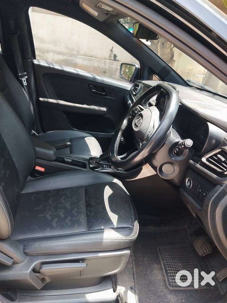 Tata Altroz 1.2 Xza Plus Dark Edition Dct, 2022, Petrol