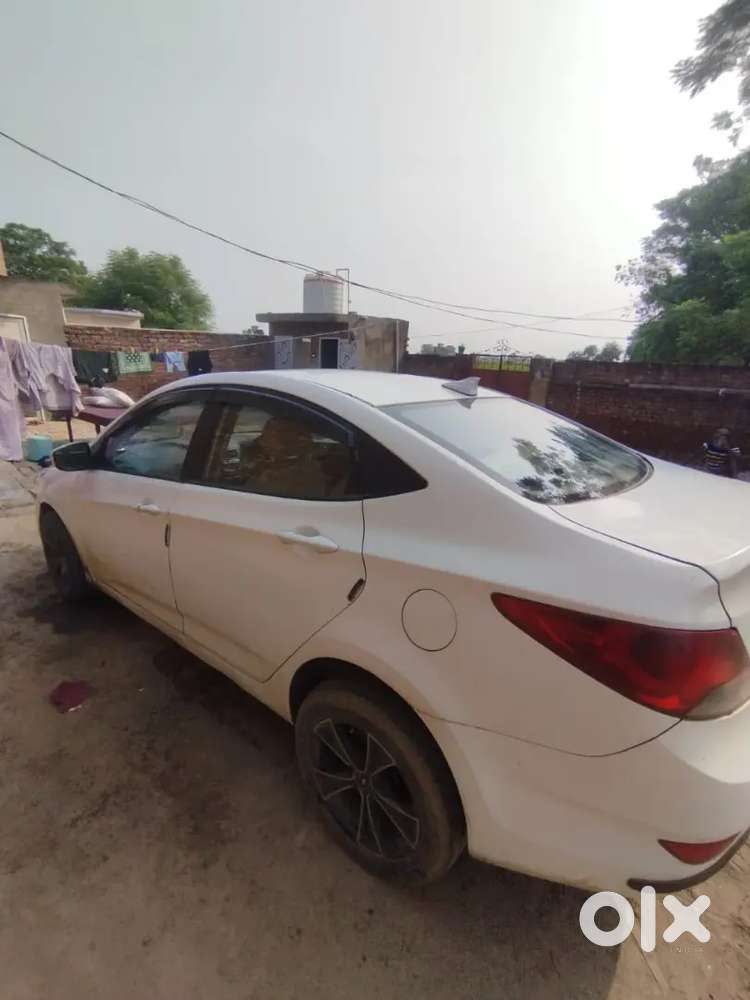 Hyundai Verna Fluidic 2011 Diesel Manual