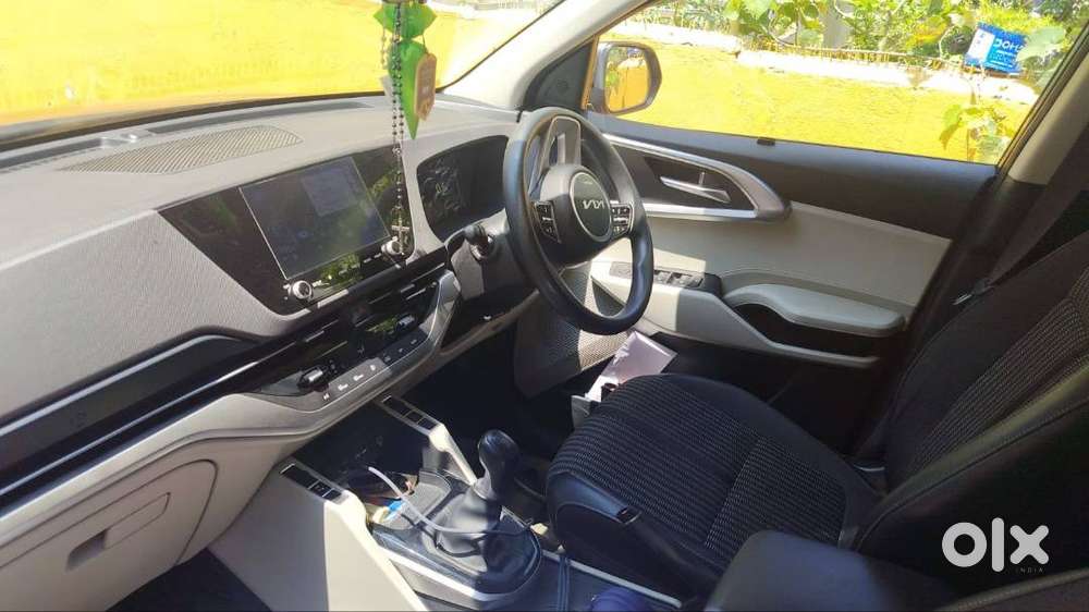 Kia Carens 2023  1st Owner  40,000 Km  Excellent Condition