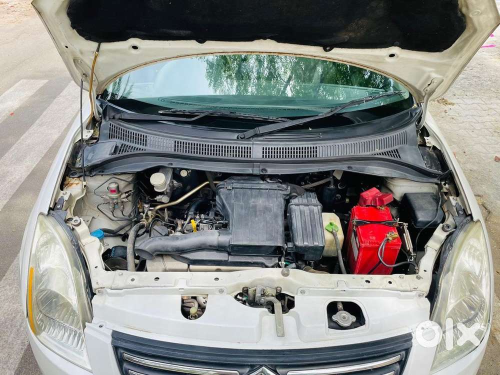 Maruti Suzuki Dzire Ags Zdi Plus, 2011, Diesel