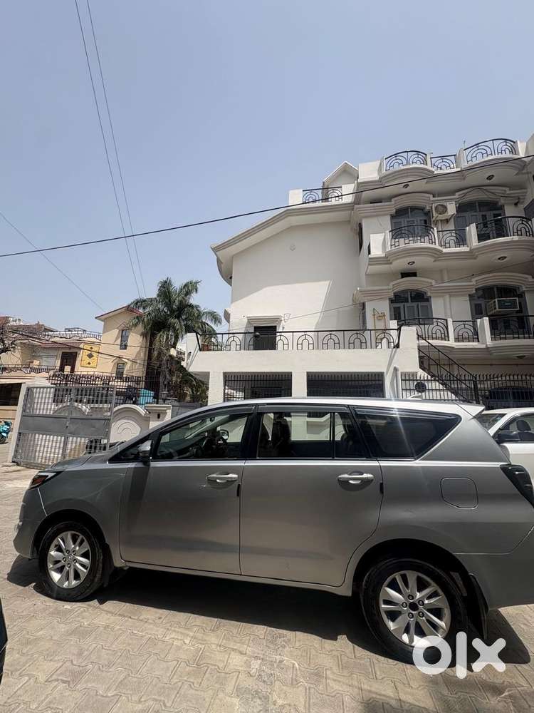 Innova Crysta G