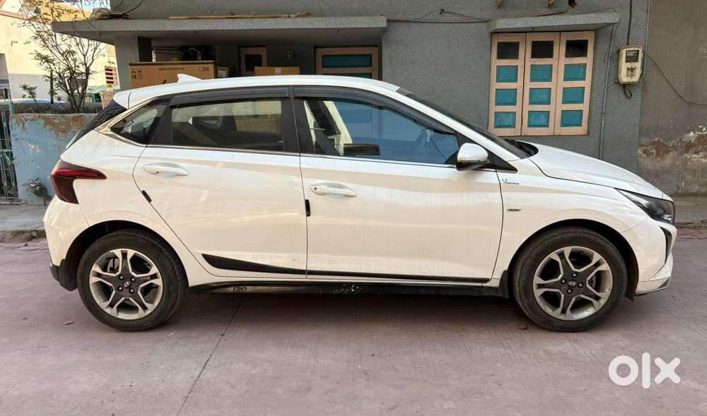 Hyundai I20 Sportz 1.2 Ivt, 2024, Petrol
