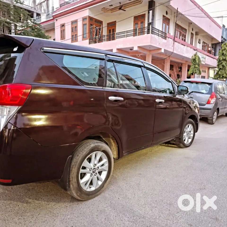 Toyota Innova Crysta 2.8 Zx At 7 Seater, 2017, Diesel