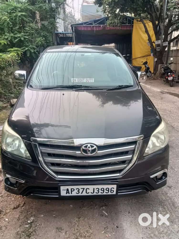 Toyota Innova 2015 Diesel 235000 Km Driven