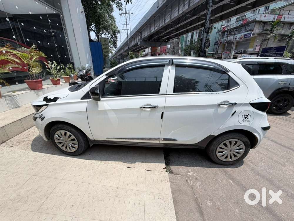 Tata Tiago Petrol 2024