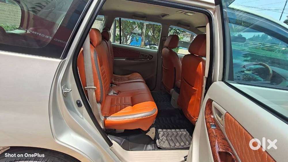 Toyota Innova 2.5 E Diesel Ps 8-seater, 2013, Diesel