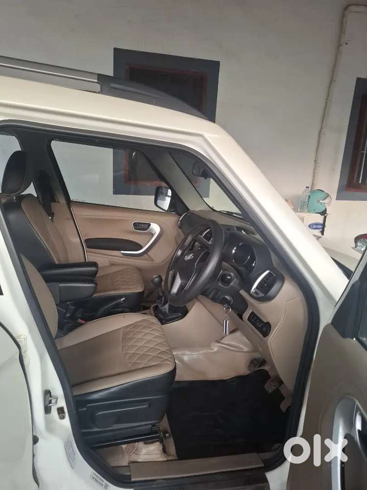 Suv 7 Seater 
Mahindra Tuv T10