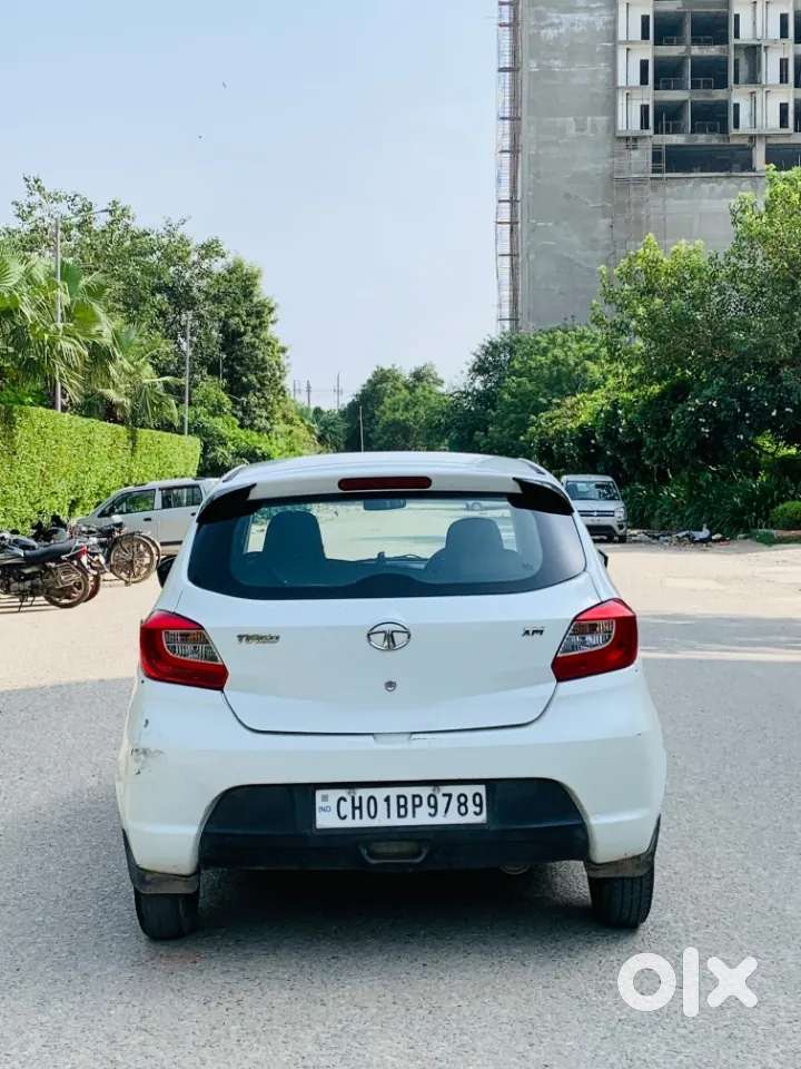 Tata Tiago 1.2 Revotron Xm, 2017, Petrol