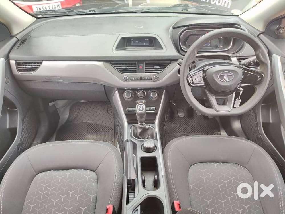 Tata Nexon, 2022, Petrol