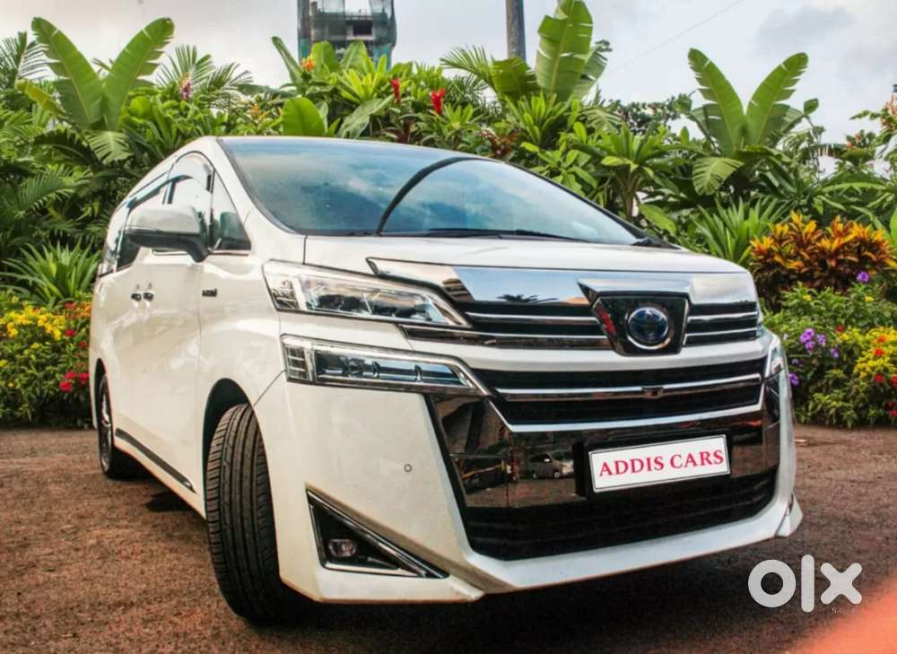 Toyota Vellfire 2.5 Hybrid, 2023, Petrol