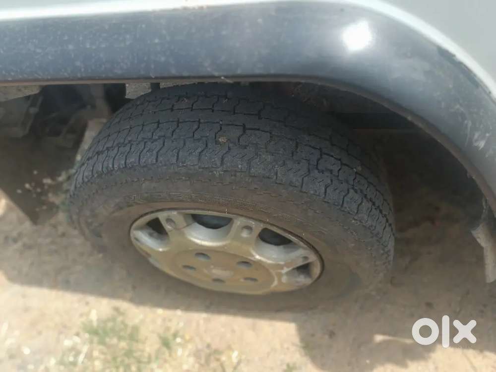 Car Super Condition Mein Hai