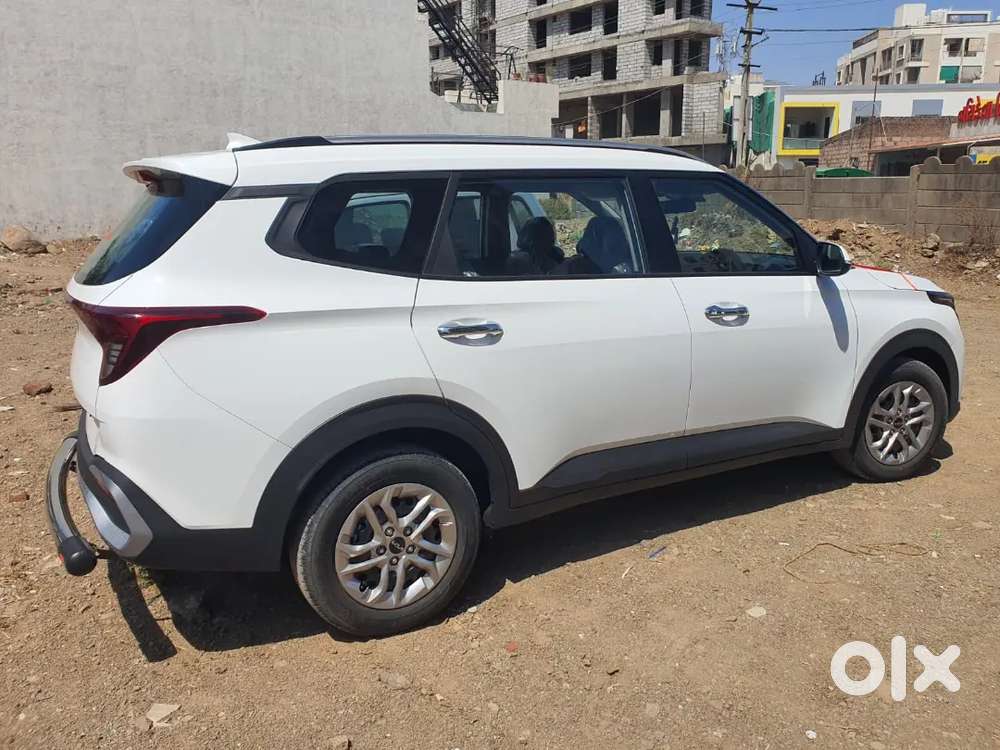 Kia Carens 2023 Cng & Hybrids 120000 Km Driven