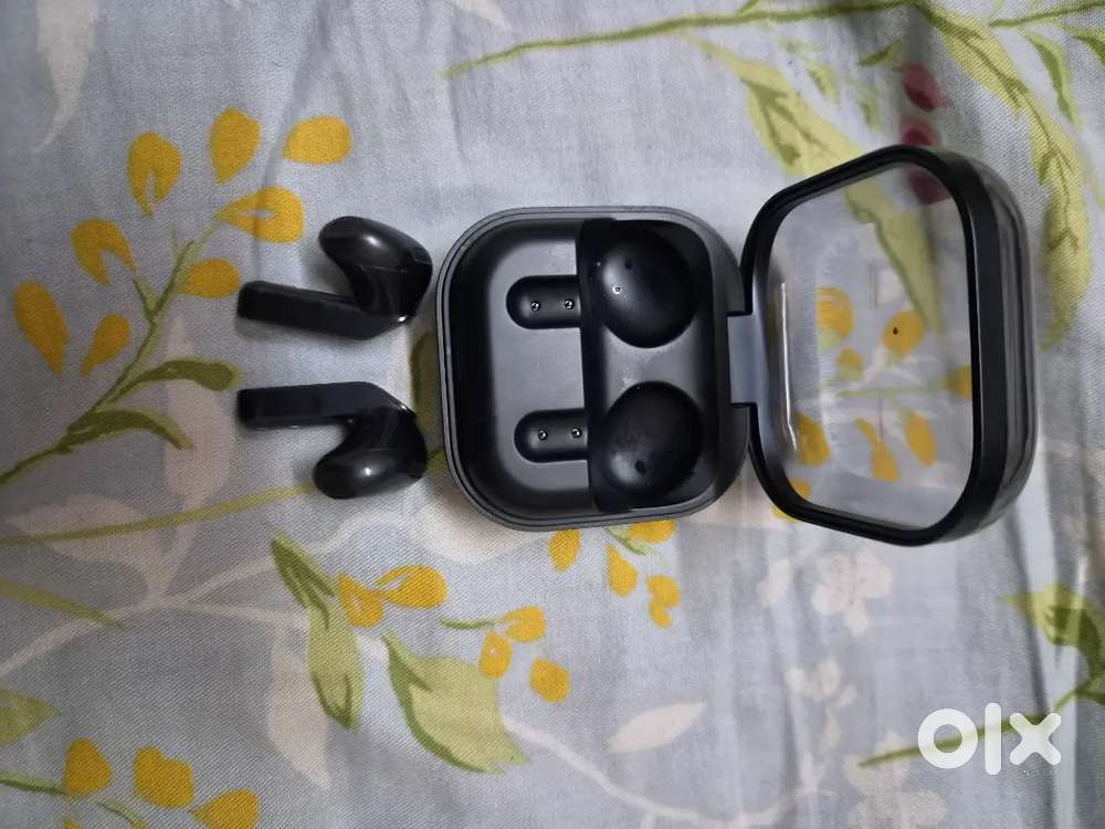 Samsung Ear Buds 4