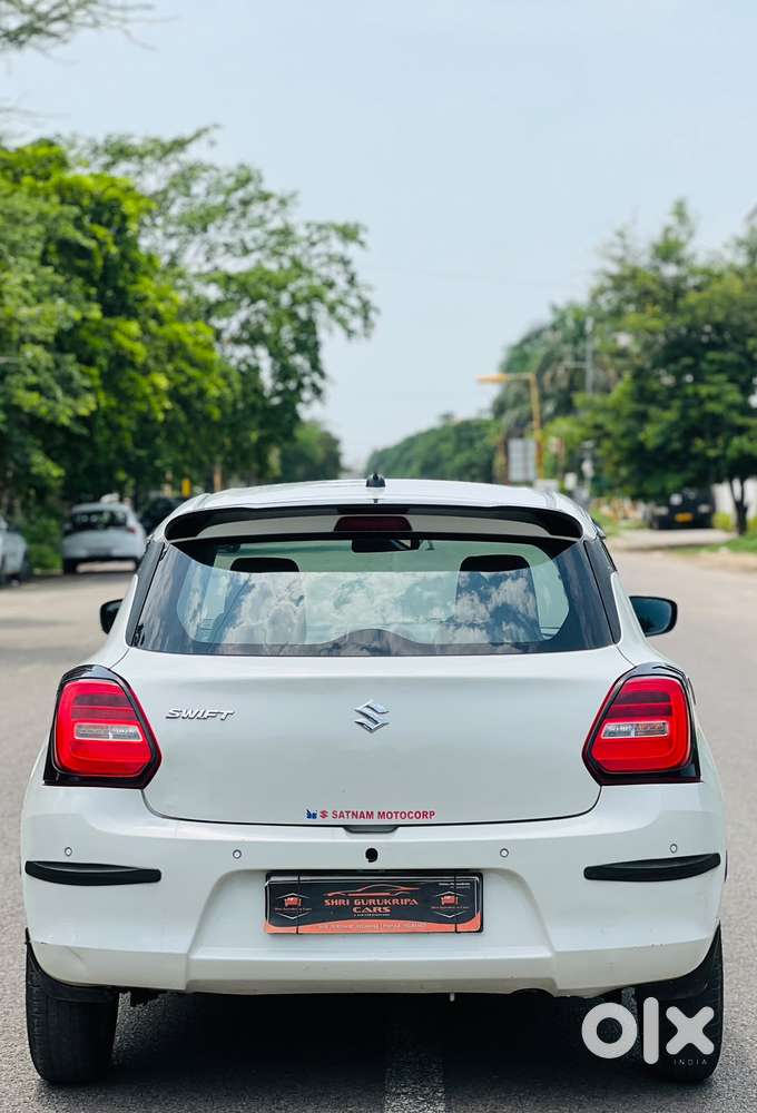 Maruti Suzuki Swift Vxi + Manual, 2021, Petrol