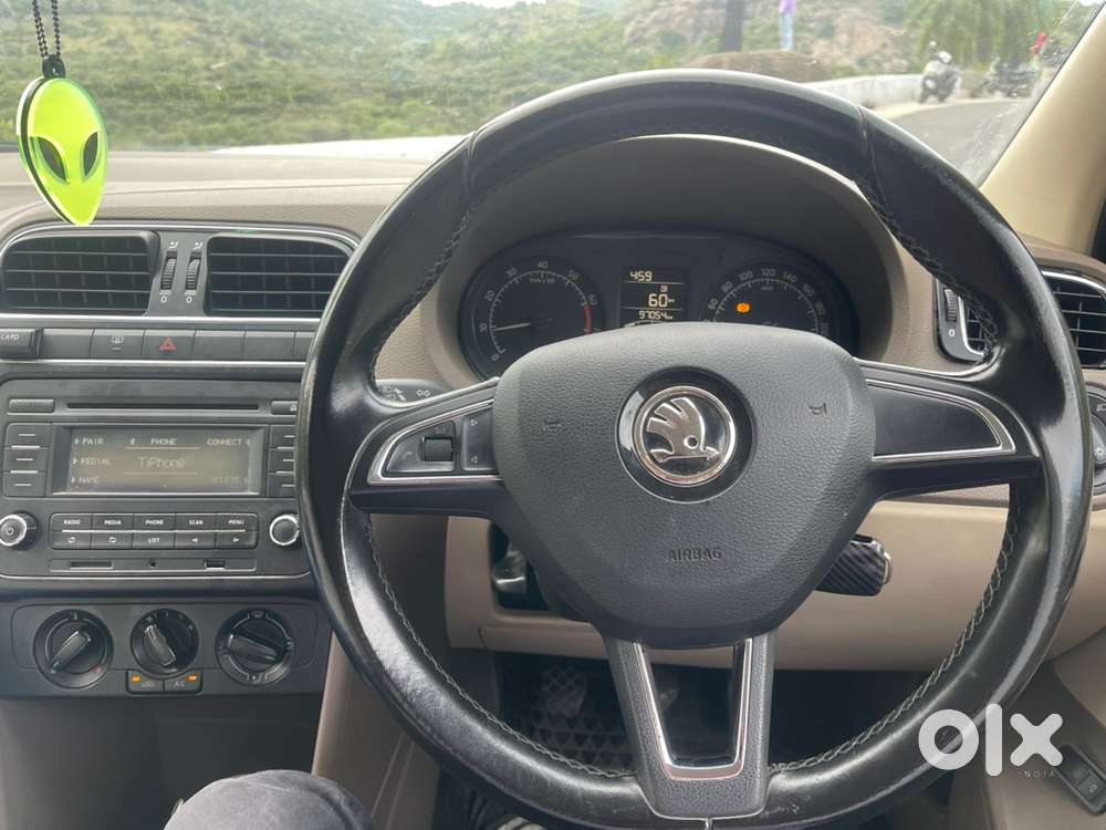 Skoda Rapid Petrol 2016