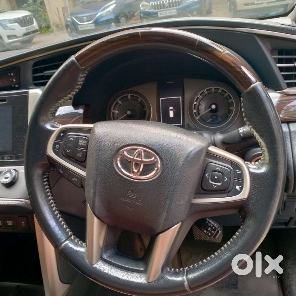 Toyota Innova Crysta 2.8 Zx At 7 Seater, 2016, Diesel