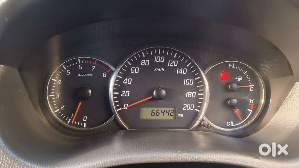 Maruti Suzuki Swift Vxi + Manual, 2011, Petrol