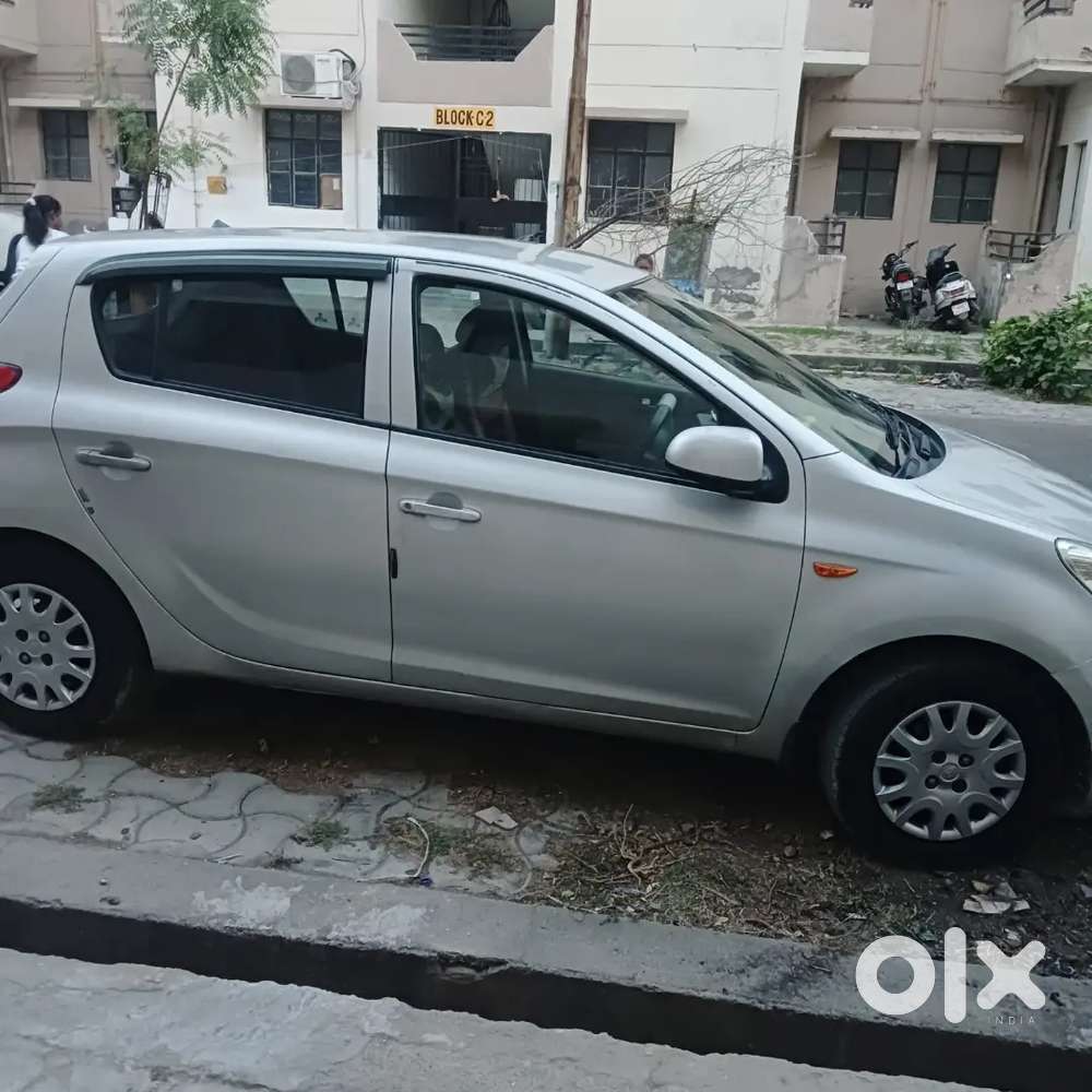 Hyundai I20 2010 Petrol 90000 Km Driven.