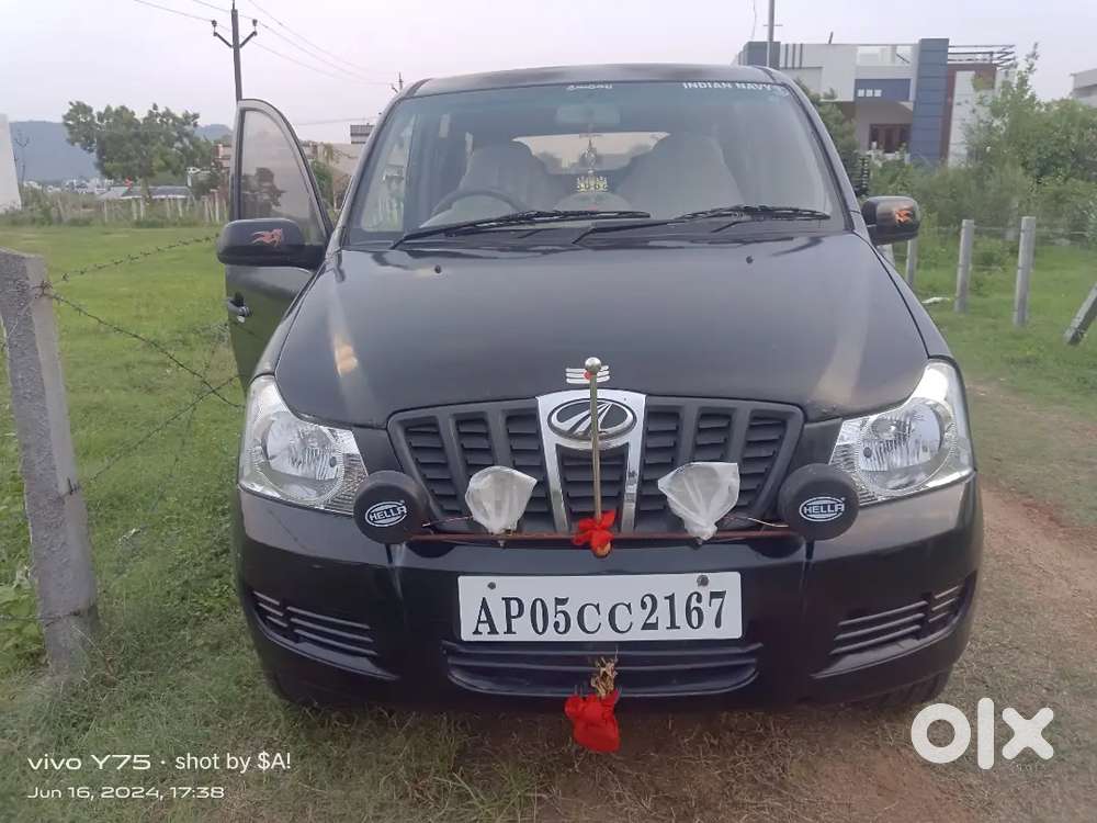 Mahindra Xylo 2012