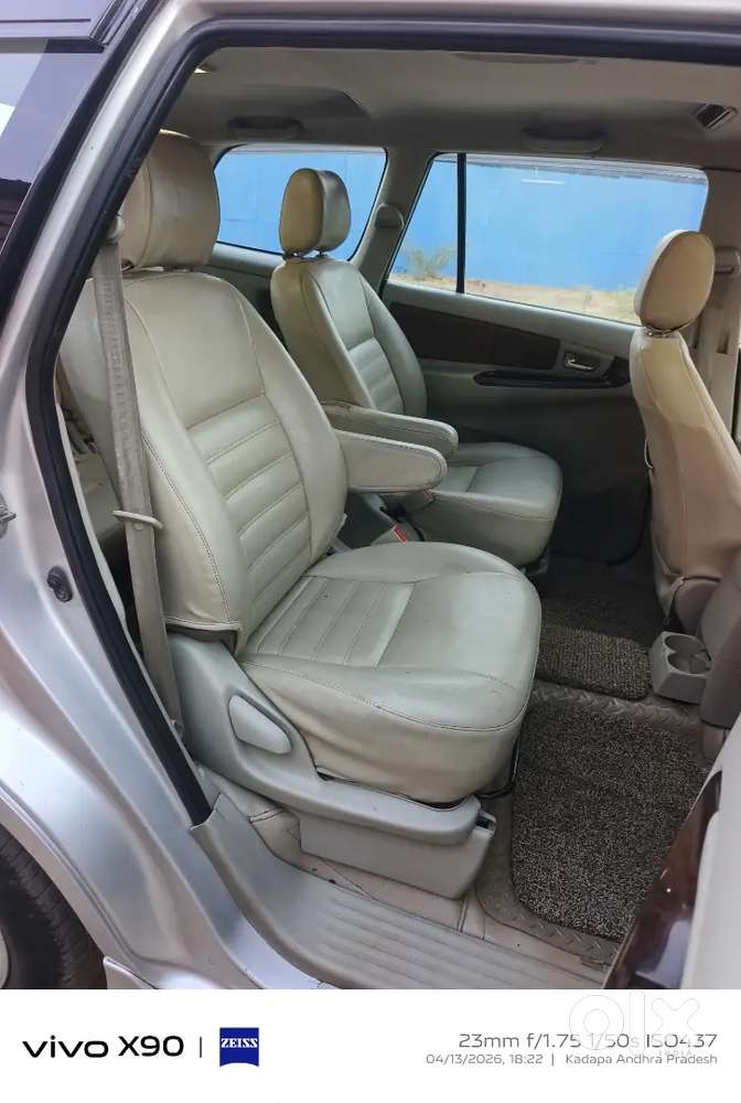 Toyota Innova 2012 Diesel Well Maintained
