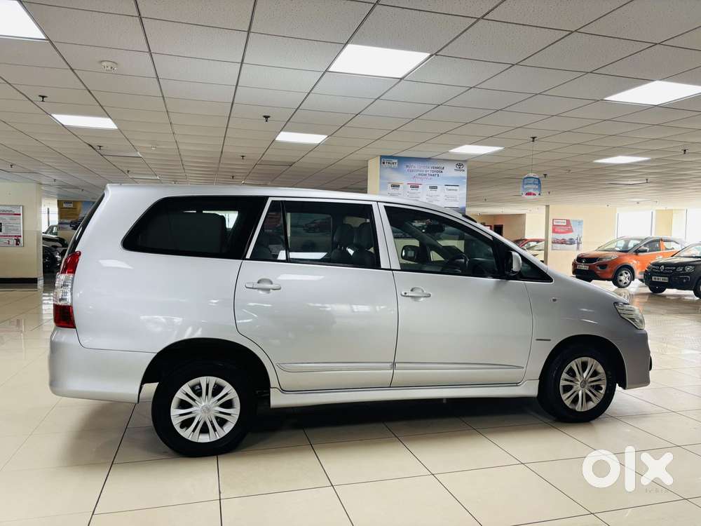 Toyota Innova 2.5 G (diesel) 8 Seater Bs Iv, 2014, Diesel