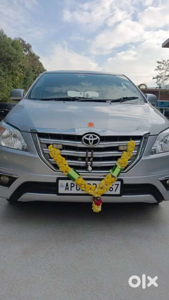 Toyota Innova 2015