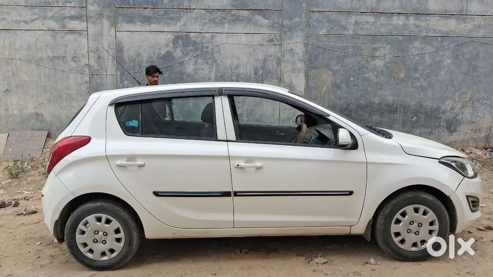 Hyundai I20 2013 Petrol 76500 Km Driven