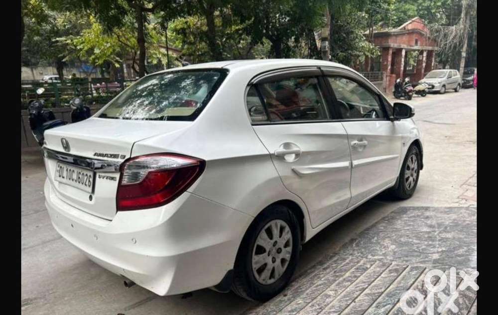 Honda Amaze 2017 Cng & Hybrids 93200 Km Driven