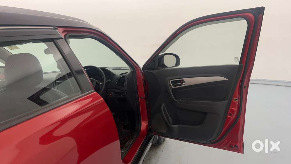 Maruti Suzuki Vitara Brezza Zdi+ Dual Tone Mt, 2016, Diesel