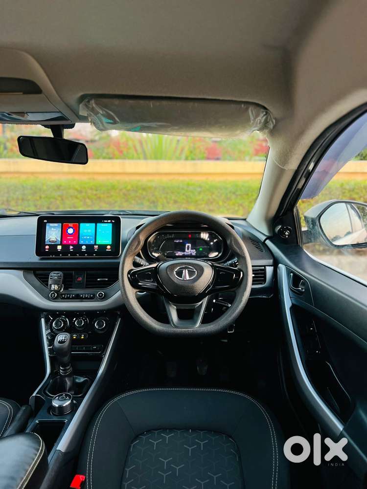 Tata Nexon, 2022, Petrol