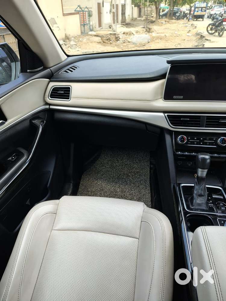 Mahindra Xuv700 Petrol 2023 Model