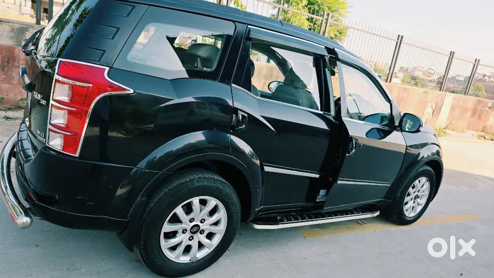 Mahindra Xuv500 W10 2017