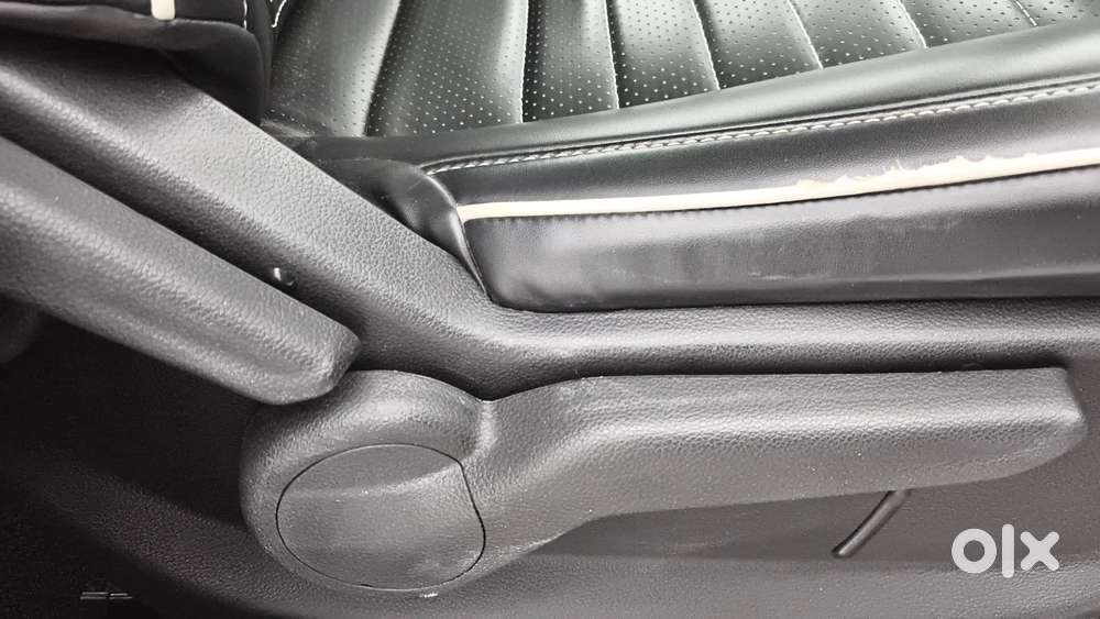 Mahindra Xuv700 2.0 Ax 7 Petrol At Str, 2024, Petrol