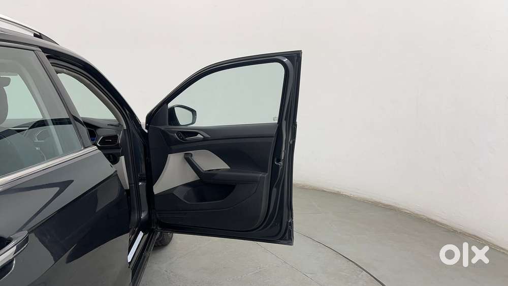 Volkswagen Taigun Topline 1.0 Tsi At (electric Seats), 2022, Petrol