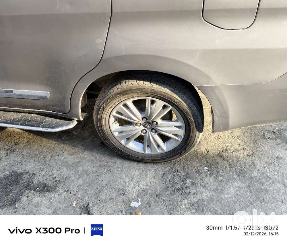 Toyota Innova Crysta 2017 Diesel Well Maintained