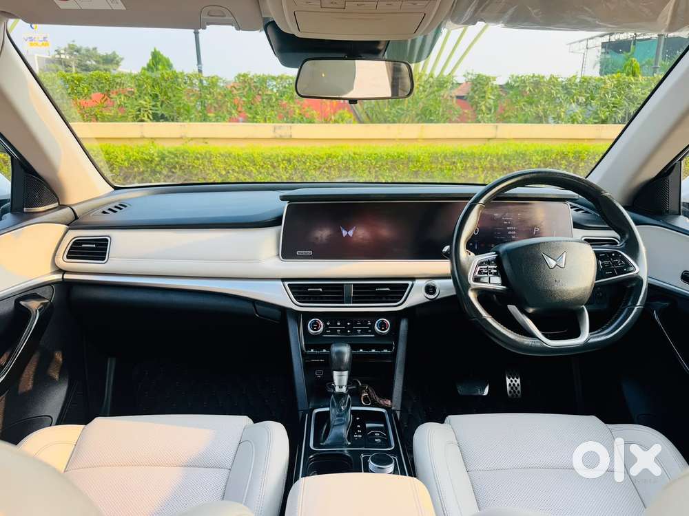 Mahindra Xuv700 2.2 Ax 7 Diesel At Str, 2022, Diesel