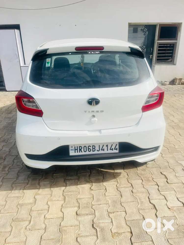 Tata Tiago Revotron Xe 2024