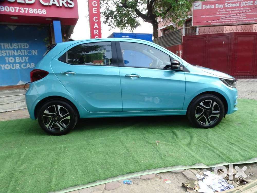 Tata Tiago 1.05 Revotorq Xz Plus Dualtone, 2025, Petrol