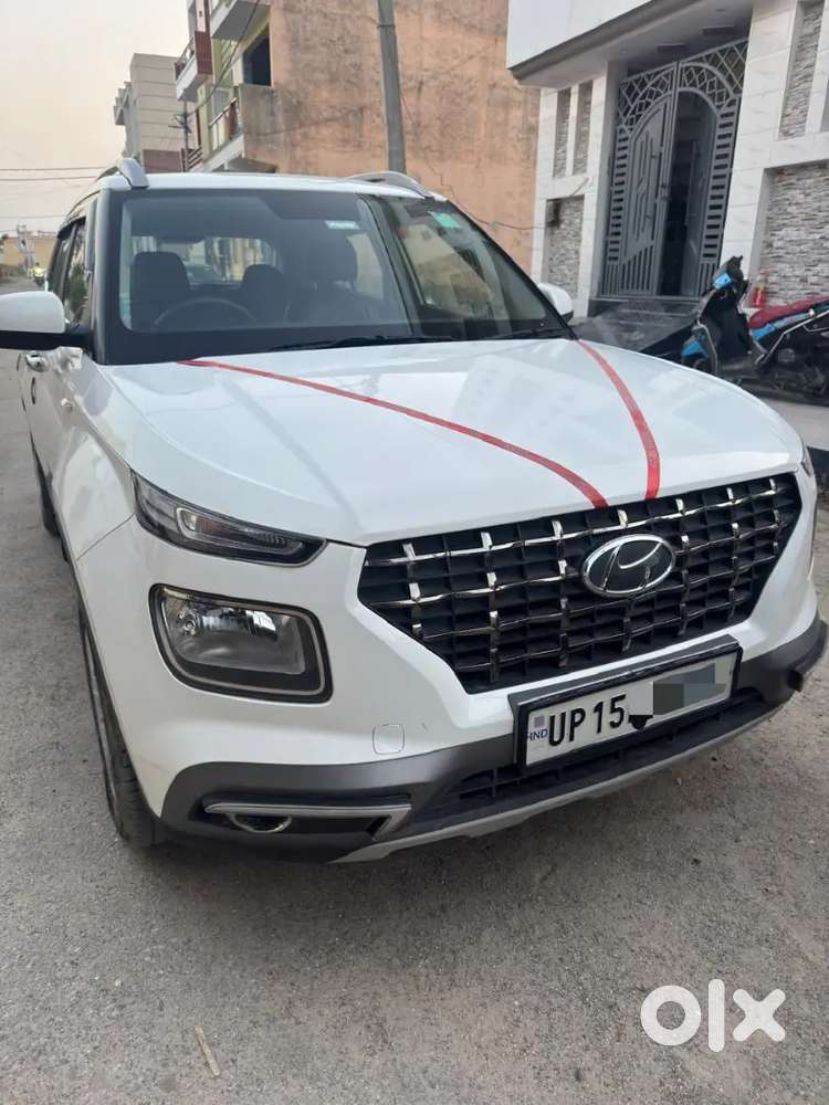 Hyundai Venue 2023 Petrol Well Maintained