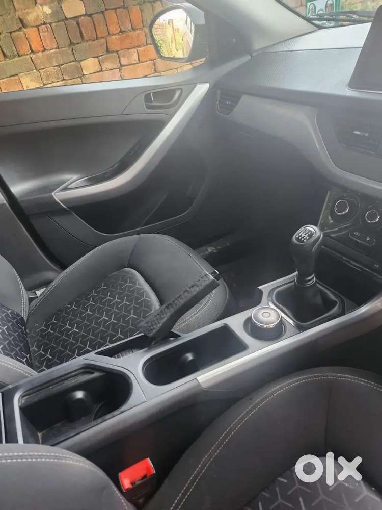 Tata Nexon 2023 Petrol