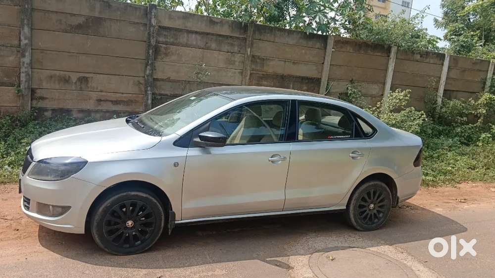 Skoda Rapid 2015 Diesel 150000 Km Driven