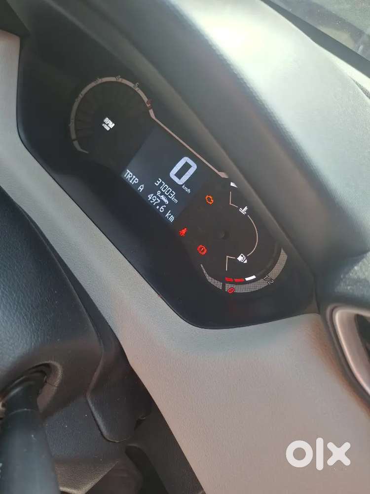 Car Is In Good Condition Showroom Track Moving Abroad
