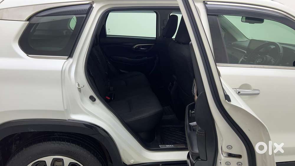 Maruti Suzuki Grand Vitara 1.5 Zeta Plus Intelligent Hybrid Ecvt, 20..