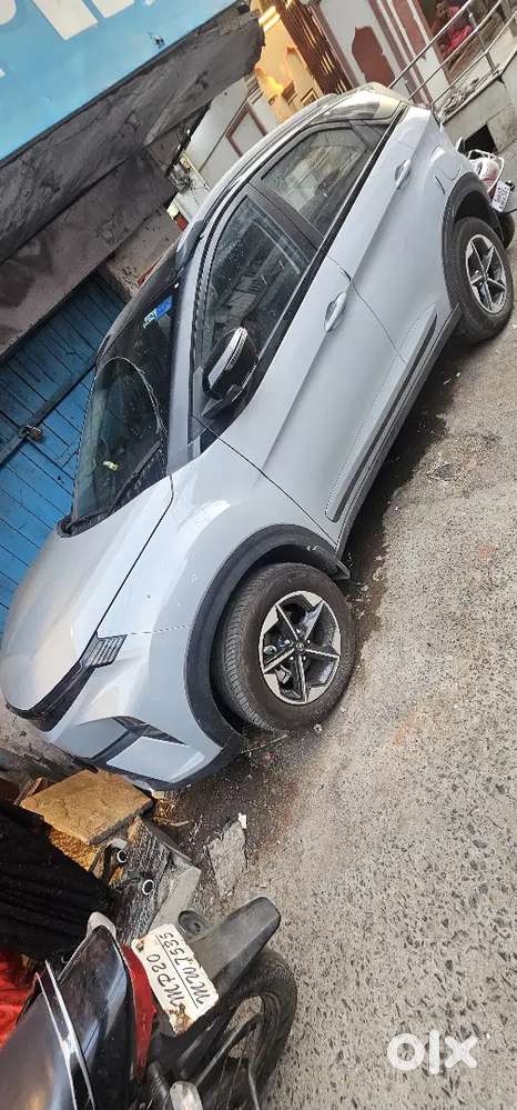 Tata Nexon 2025 Petrol 1300 Km Driven