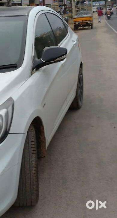 Hyundai Fluidic Verna 2011