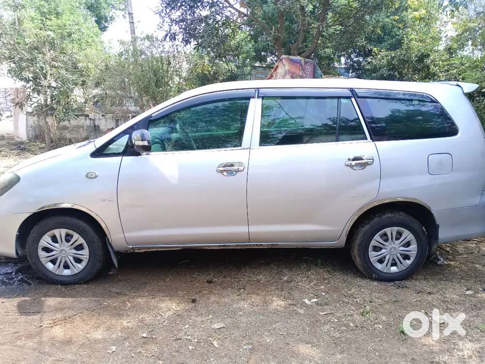 Toyota Innova 2011